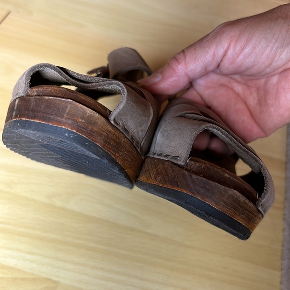 LOTTA Peep Toe Clogs Taupe Oiled Nubuck Leather on Brown Base, size 37, EUC - Picture 5 of 9